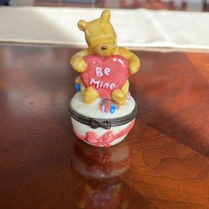Winnie the Pooh porcelain box